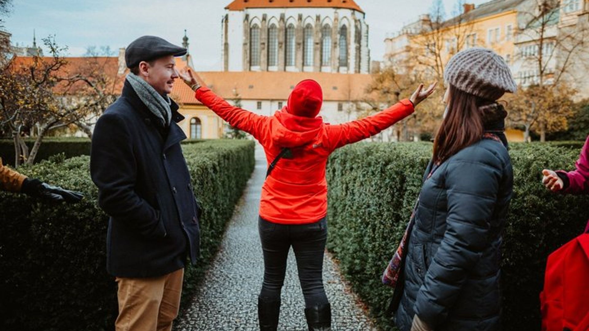 Prague: Small-Group City Tour with River Cruise and Lunch