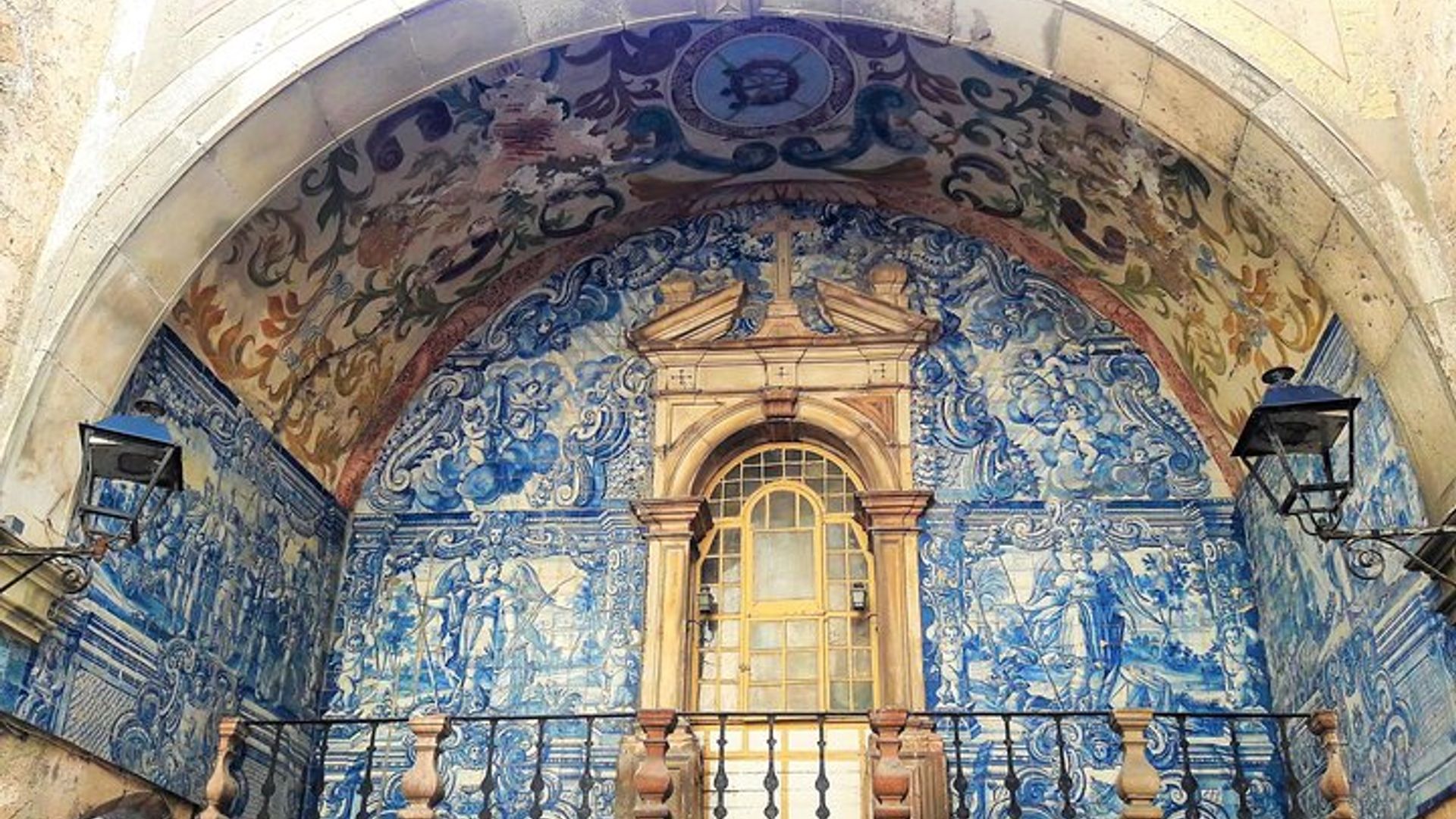 Lisbon Private Obidos, Monasteries, Nazare Tour