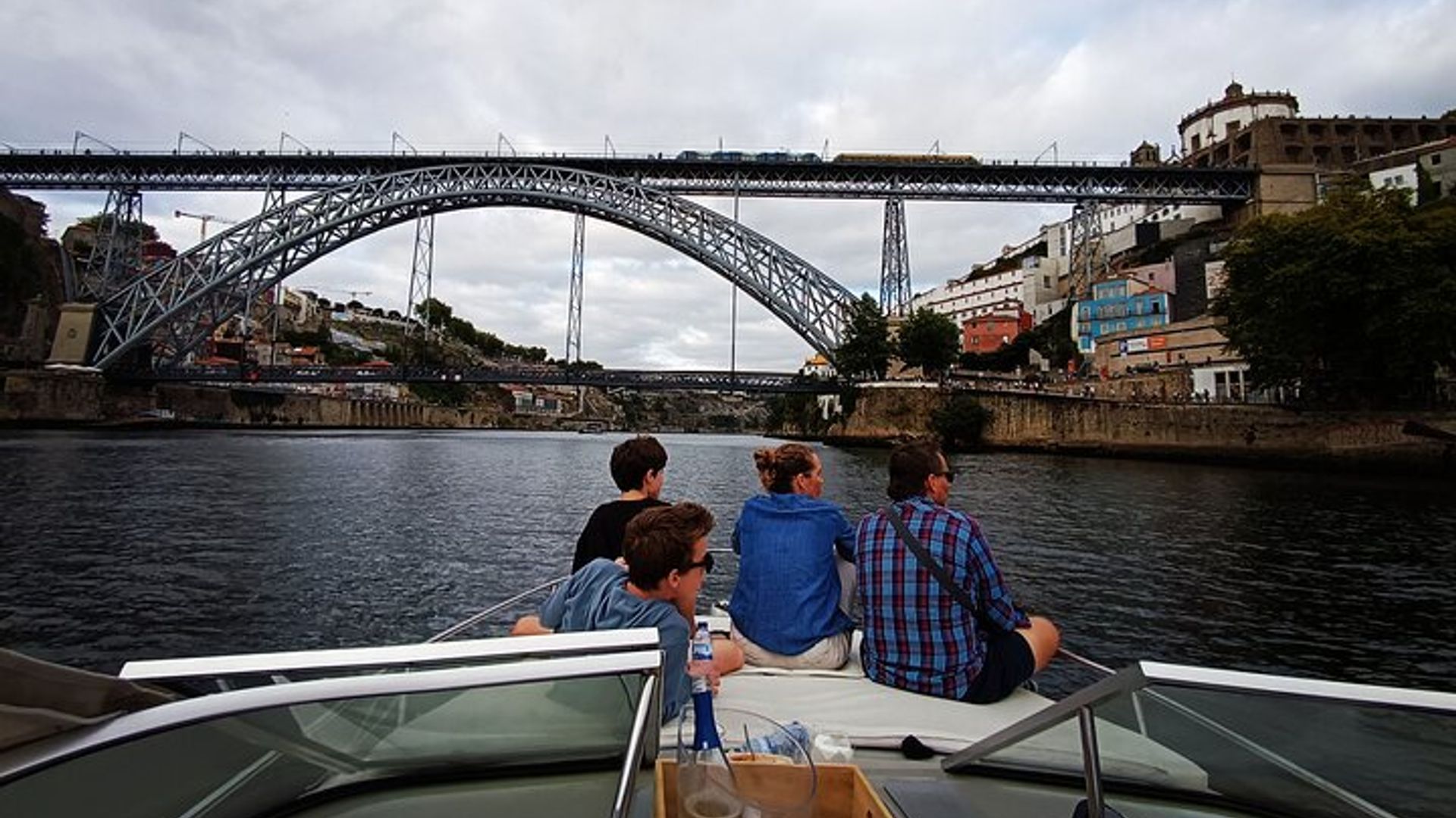 6 Pontes e Passeio de Barco pela Ribeira (1h30m) com Opção de Pôr do Sol