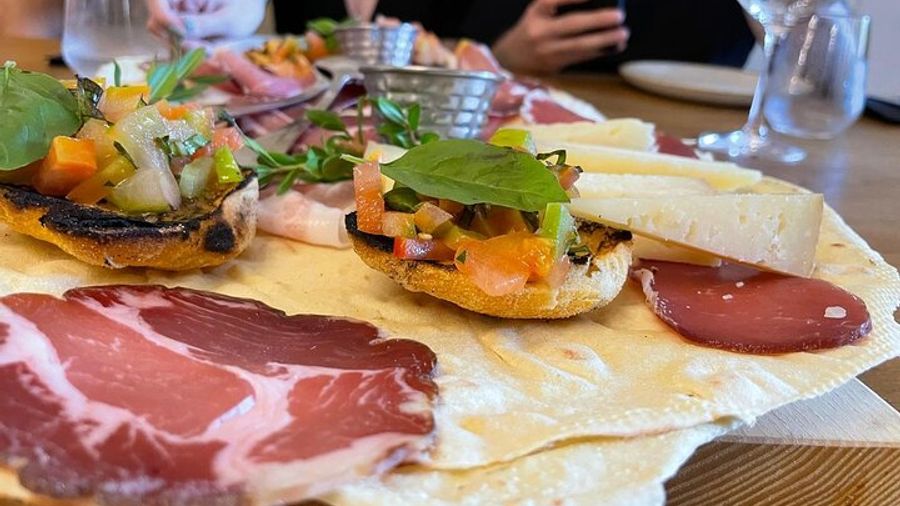 Cagliari Small-Group Food Tour With Four Full Courses & Drink