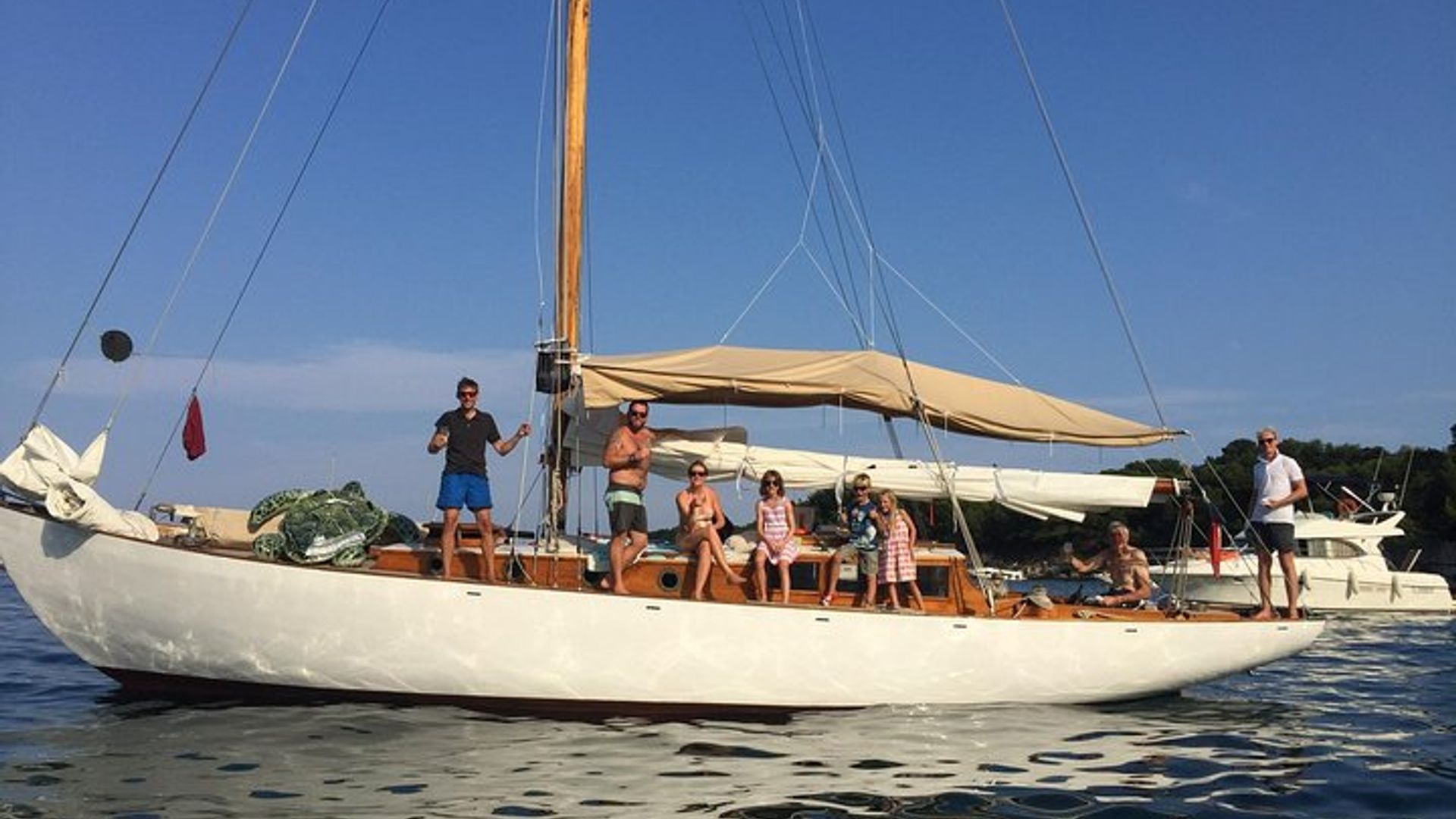 Klassische Segelkreuzfahrt in der Bucht von Cannes