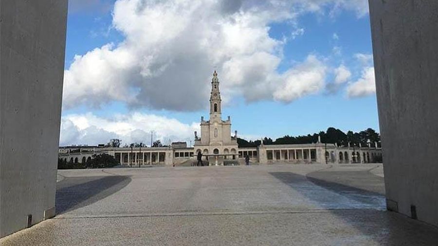Divine Fátima Full Day Private Tour from Lisbon