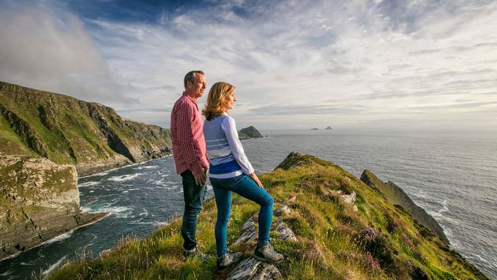 Scenic Ring of Kerry & Skellig Ring tour from Killarney. Kerry. Guided.
