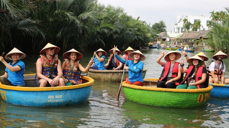 Cam Thanh Cooking Class with Basket Boat and Market Tour