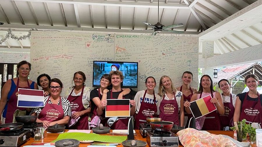 Lombok Small-Group Half-Day Cooking Class with Garden Tour