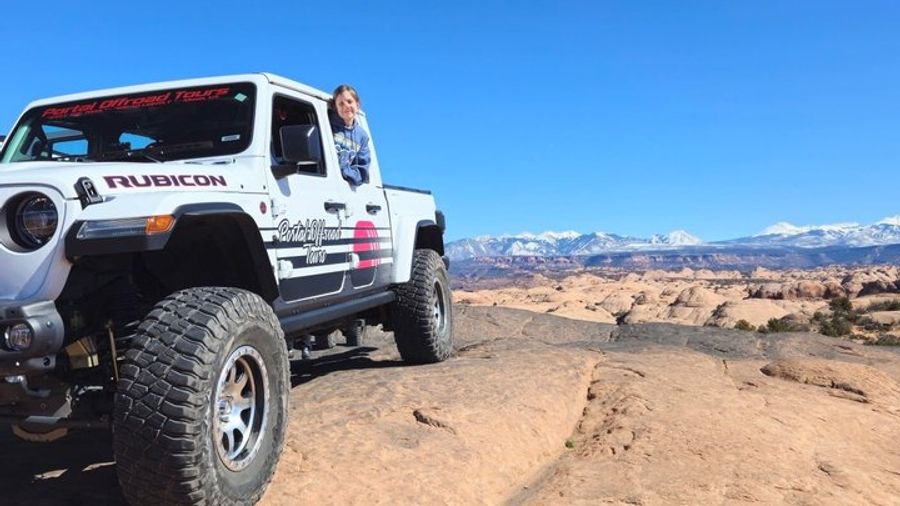Moab Private Jeep Tour: Hells Revenge Off-Road Adventure