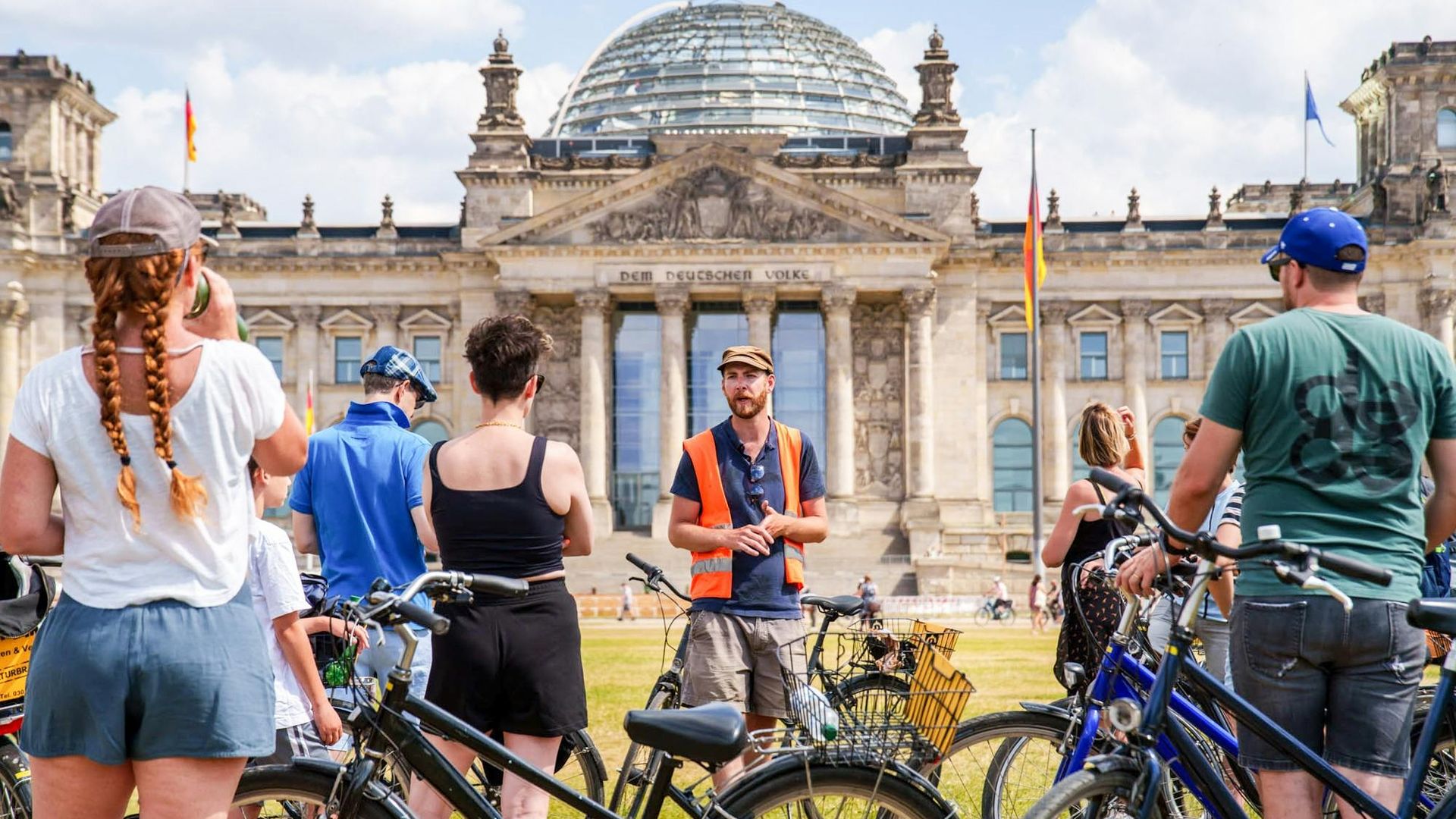 Berlin Highlights Bike Tour in English