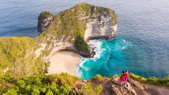 Nusa Penida Private West or West and East Day Trip From Bali