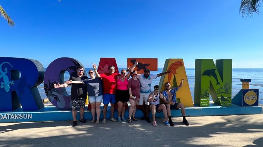 Roatan Sloth & Monkey Encounter, Chocolate & Rum + Beach Break