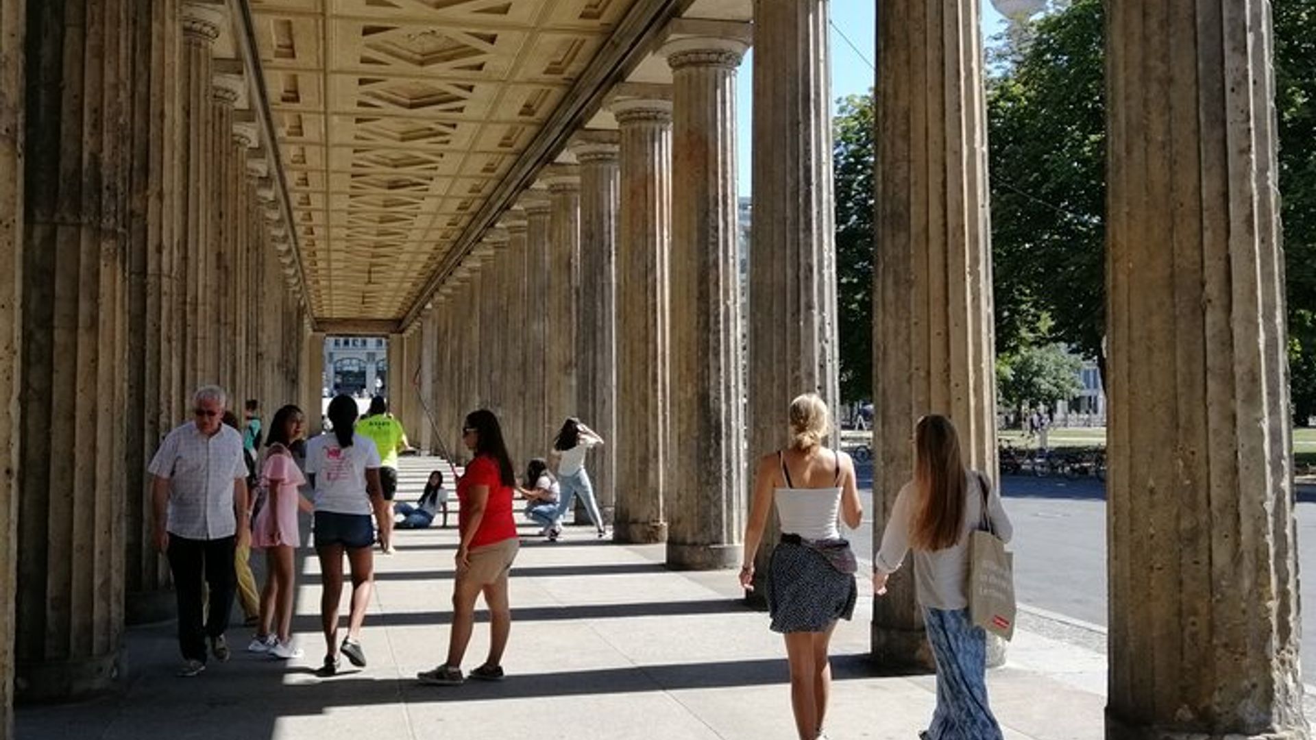Tour Berlin Schloss Museum Island : compact, royal and photogenic