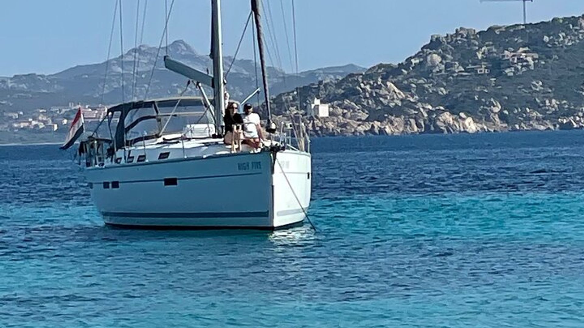 Ganztägige Maddalena-Segeltour mit Mittagessen