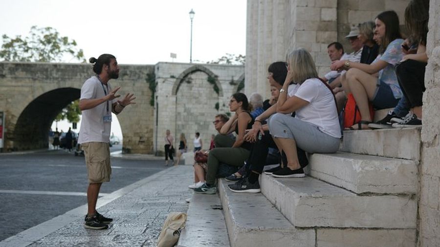 Bari Vecchia Group Tour in Italian