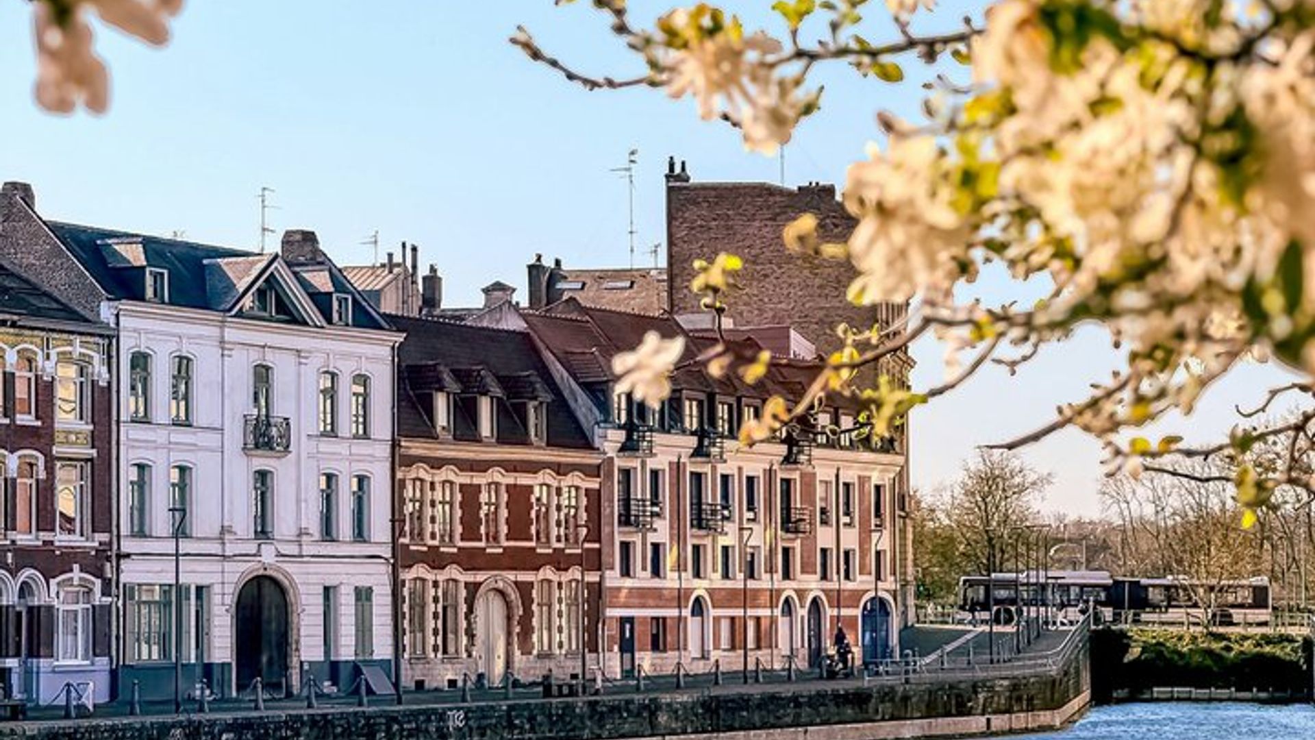 Lille Mobile Scavenger Hunt and City Highlights Walking Tour