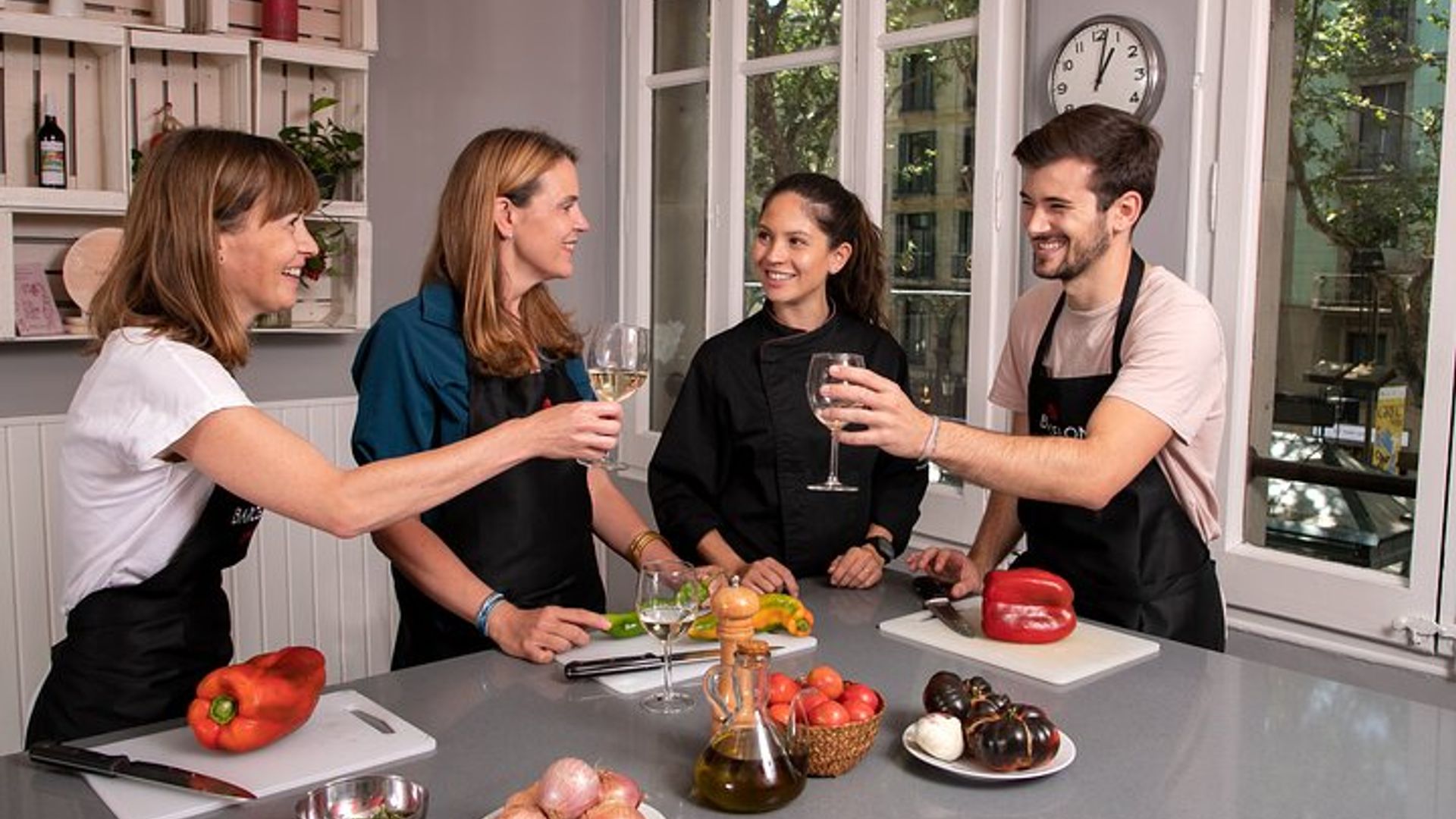 Barcelona: Small-Group Paella Cooking Class with Wine