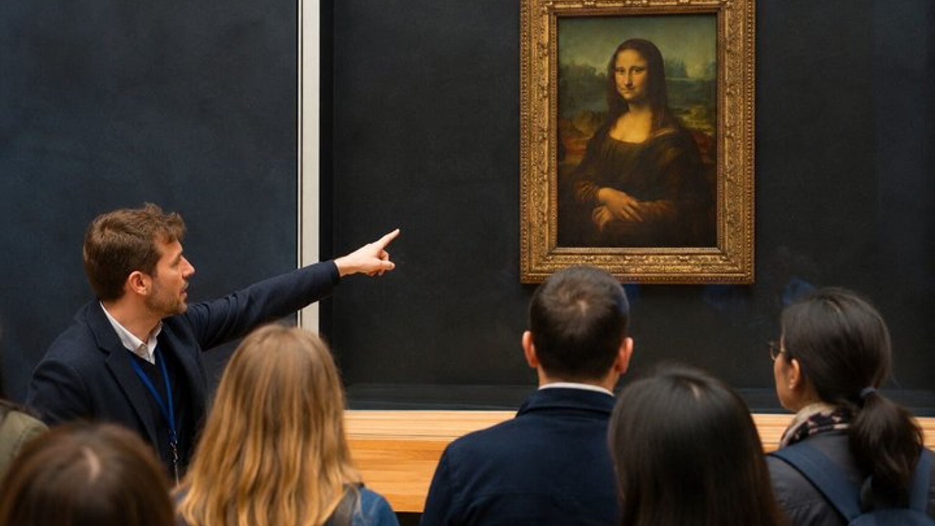 Paris: Louvre Museum Small-Group Tour With Ticket