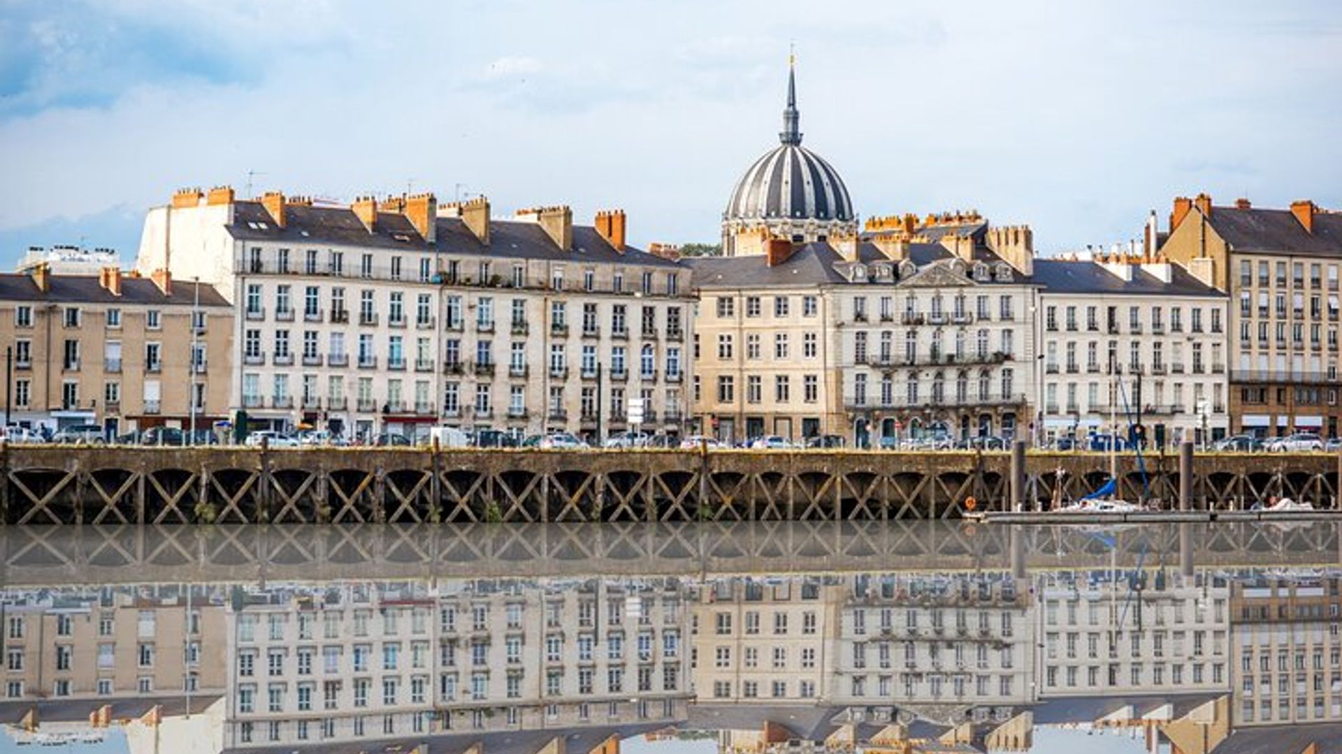 Nantes búsqueda del tesoro & Highlights tour a pie autoguiado