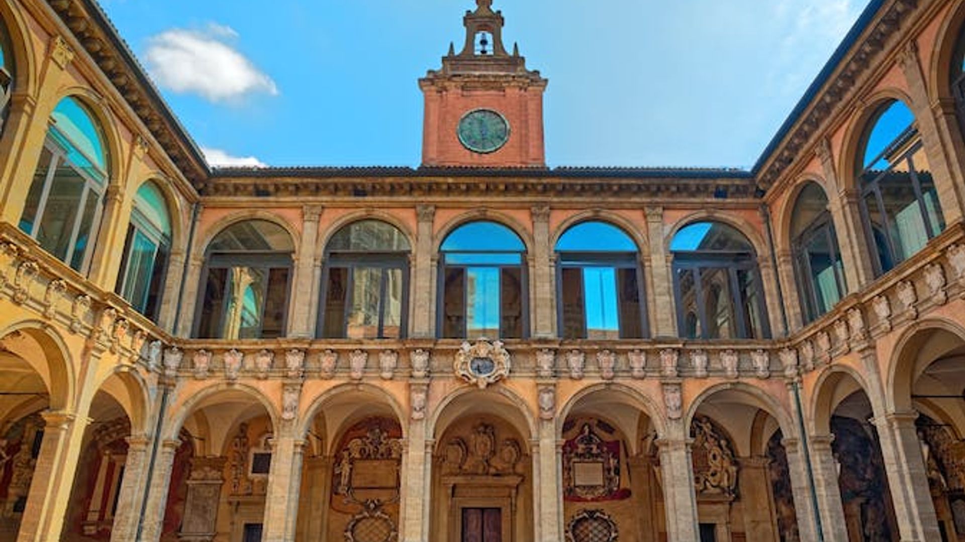 San Petronio Basilica and Archiginnasio private tour