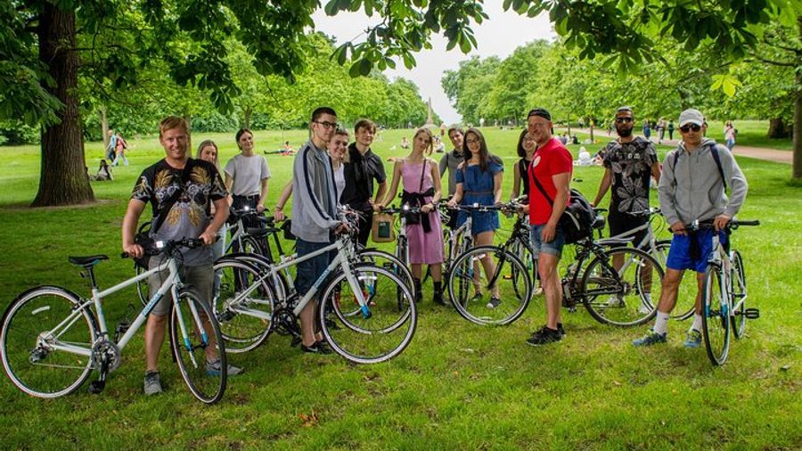 London Landmarks Bike Tour in the Morning