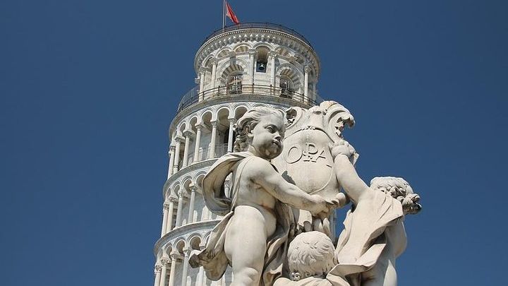 Pisa Small-Group Walking Tour with Leaning Tower Climb