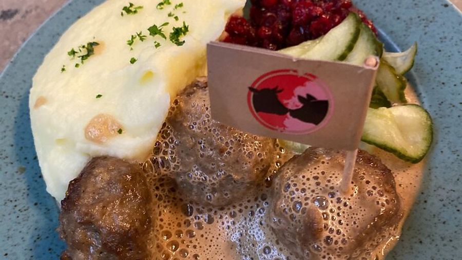 Stockholm: Small-Group Swedish Food Walking Tour and Tastings