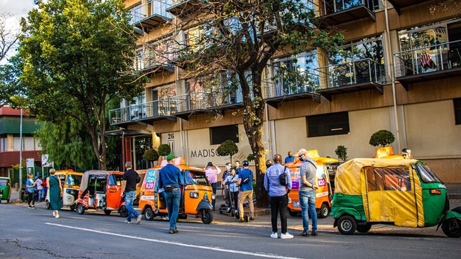 Downtown Johannesburg Tuk tuk Tour with a local lunch