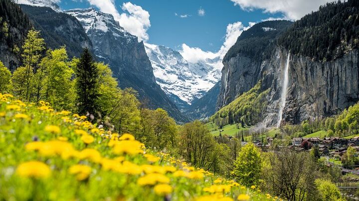 Grindelwald, Interlaken, Lauterbrunnen Tour from Zurich