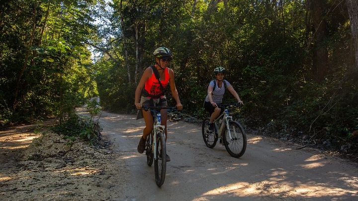 Cenote trail jungle bike tour & 3 cenotes in Tulum with lunch