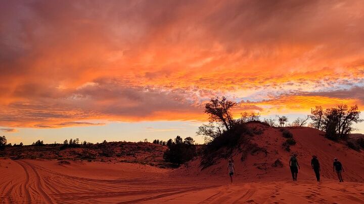 Peekaboo Slot Canyon Sandboarding and UTV Sunset Adventure