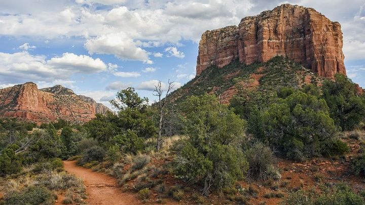 Sedona Full-Day Private Tour with Hike, Lunch, Wine Tasting