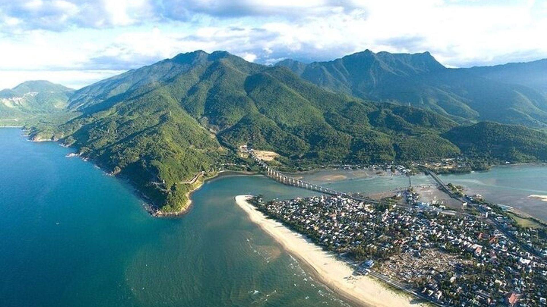 Hue nach Hoi An Transfer über Hai Van Pass & Marmorgebirge
