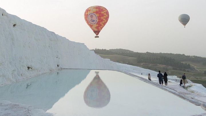 Pamukkale: Sunrise Balloon Flight Above Travertines & Ruins