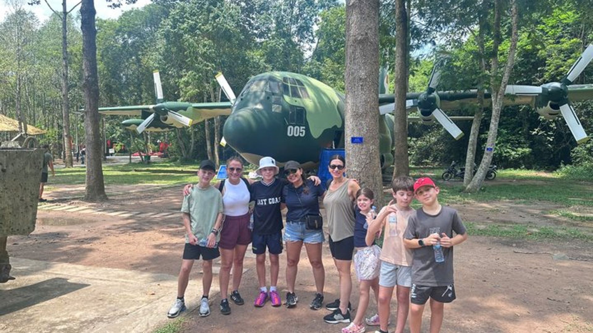 Ho Chi Minh City: Cu Chi Ben Duoc Tunnels Small-Group Tour