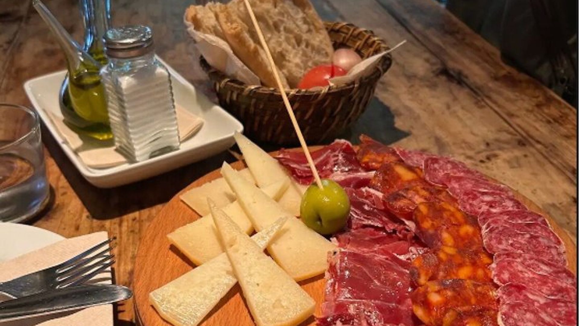 (ENG) Sant Antoni: Market Secrets and Gourmet Tapas