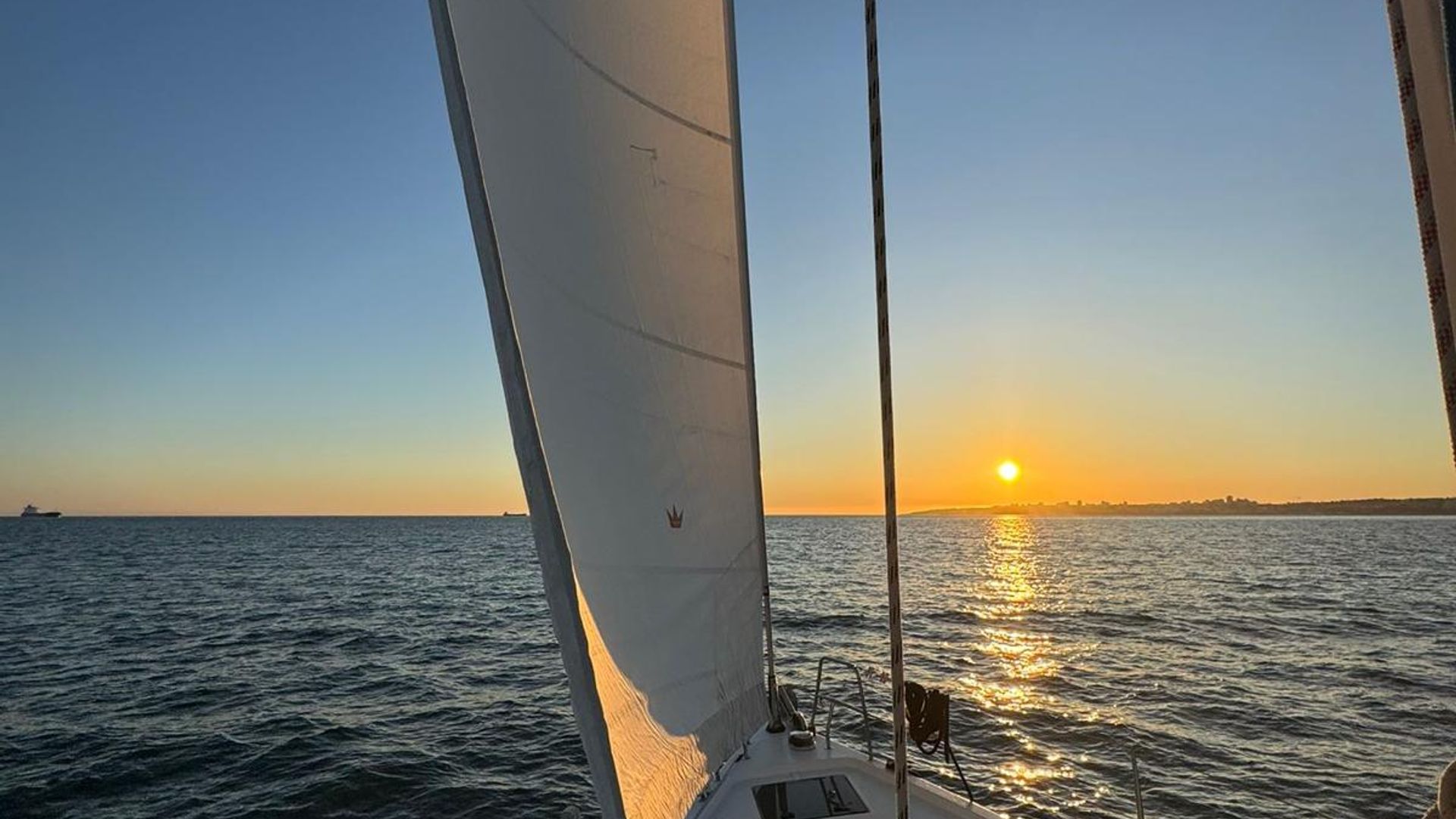 Cascais Luxury Sunset Private 2h Cruise with a welcome drink