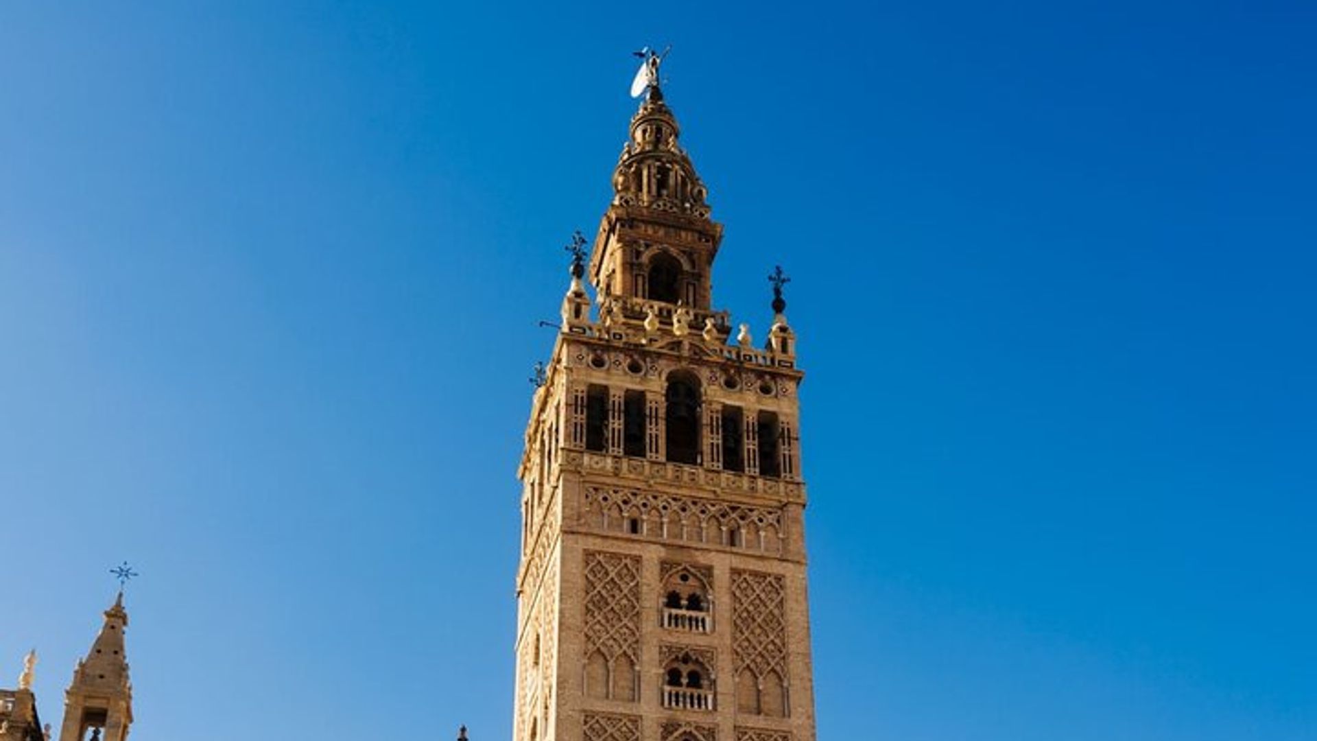 Small Group Tour to Cathedral and Giralda Direct Entrance