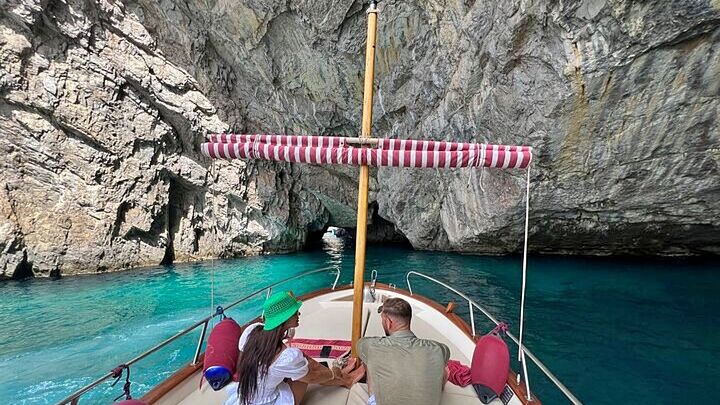 Private Island of Capri Boat Tour for Couples