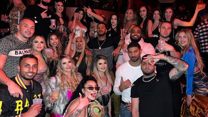 Las Vegas: Latin Nightclub Crawl and Party Bus With Champagne