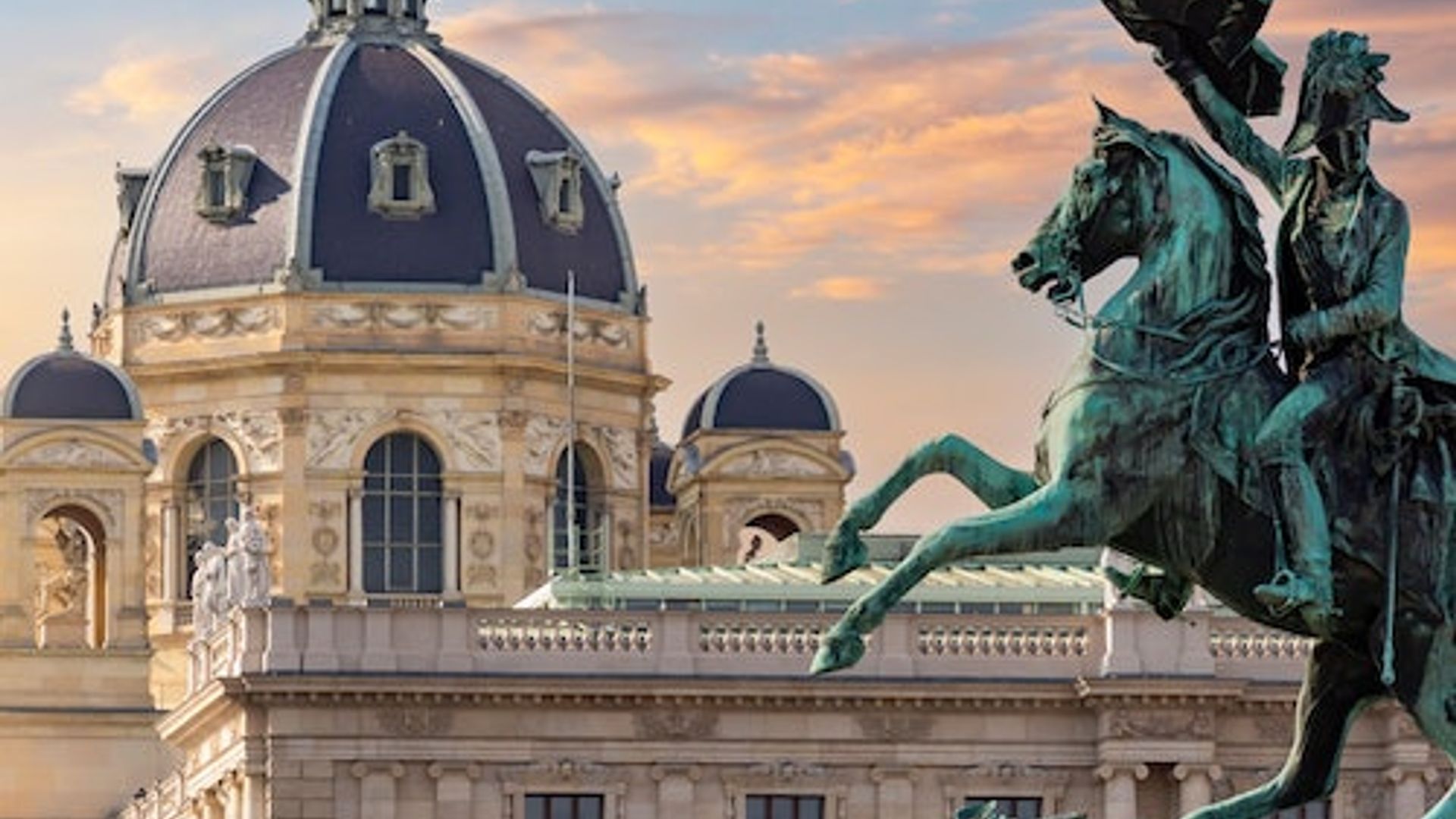 Vienna: World War II Private Guided Tour + Military History Museum