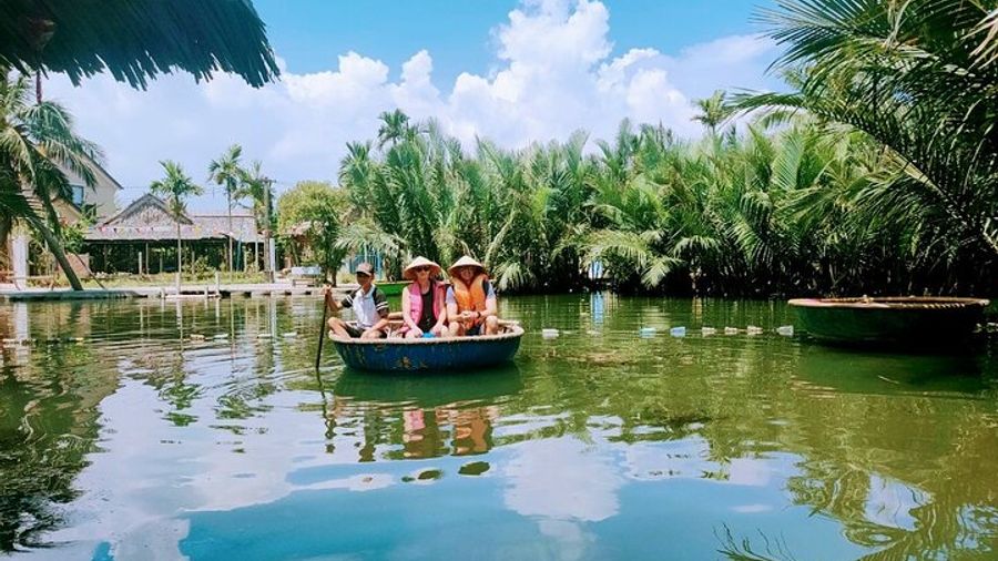 Hoi An Countryside Biking Tour(Vegetable village -basket boat - fishing village)