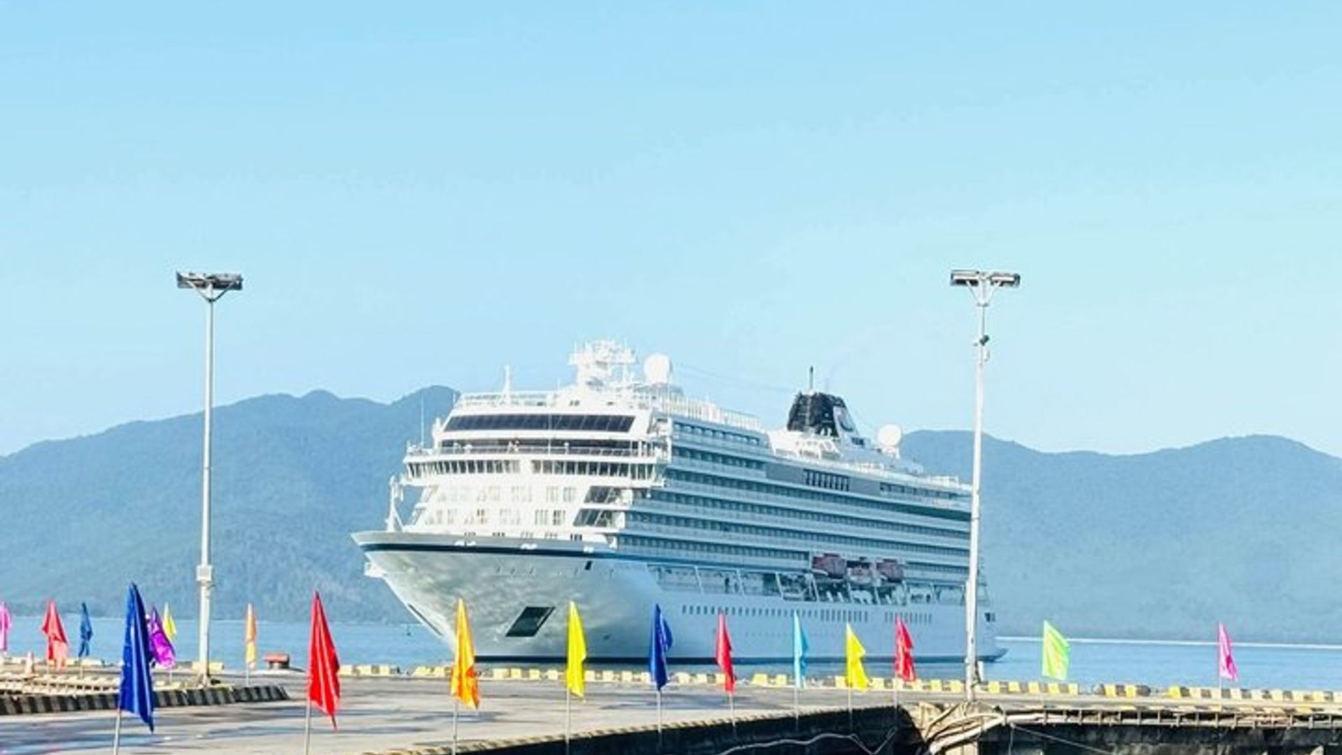 Puerto de Chan May: Tour privado premium Ba Na Hills y Golden Bridge