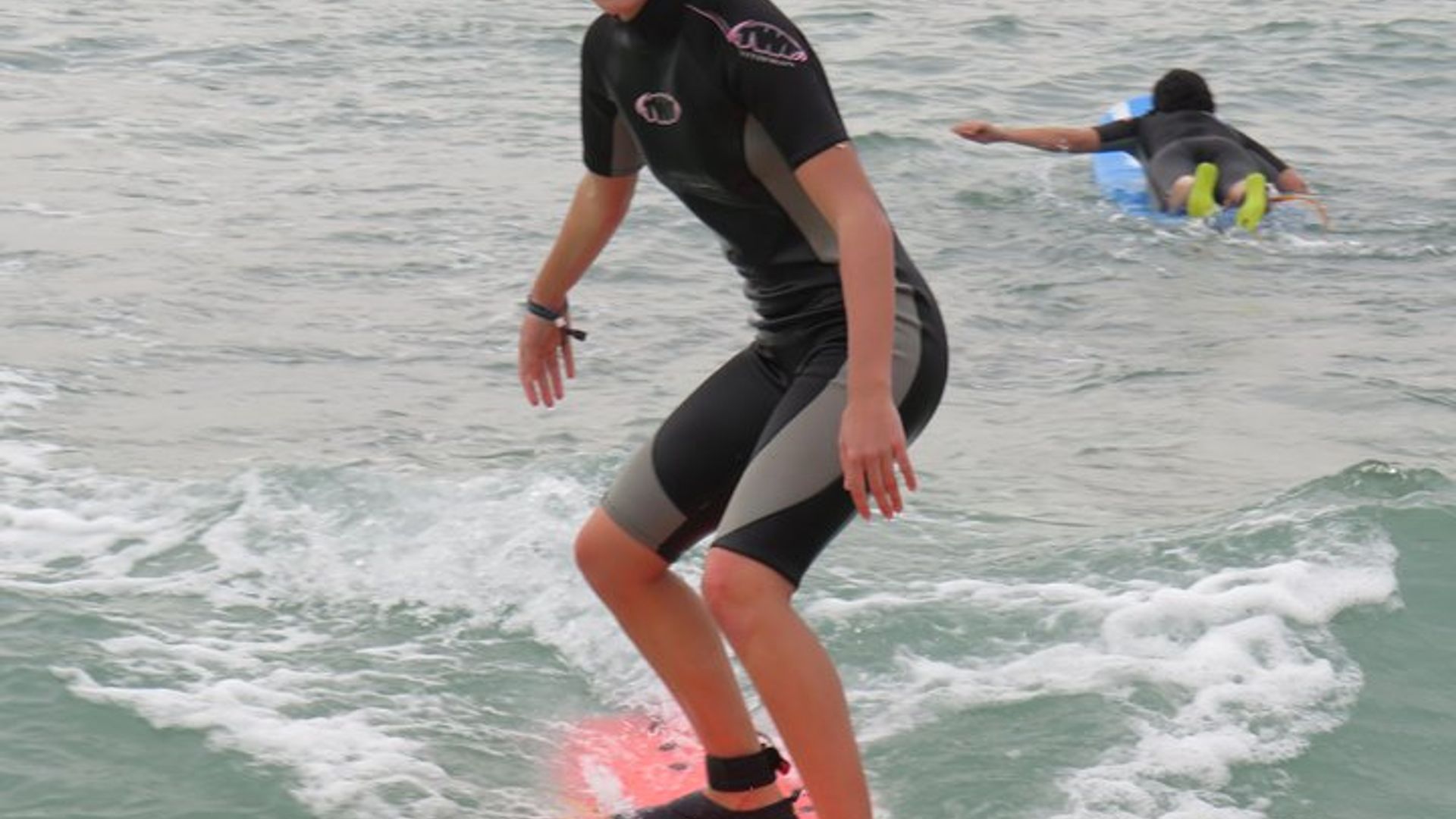 Leçon de surf Santa Maria dans l'océan Atlantique