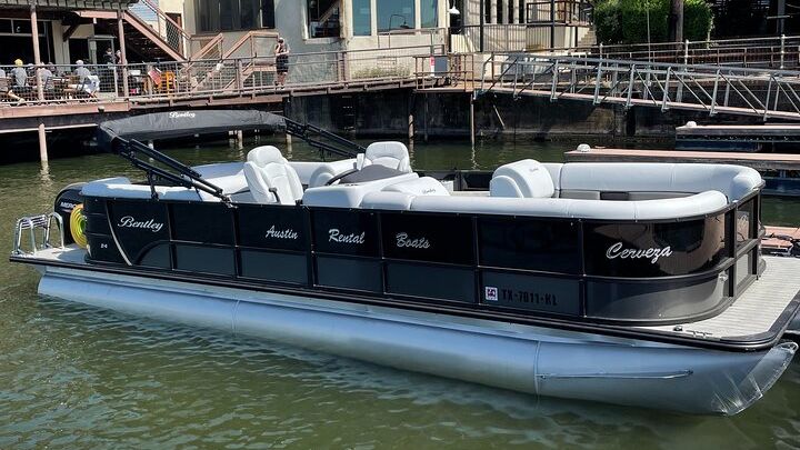 Lake Austin Private Boat - 2 Hour, Cooler, Swim, BYOB, Float Pad