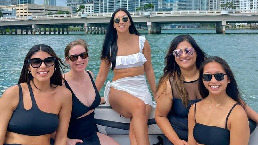 Miami Private Boat Ride with Champagne