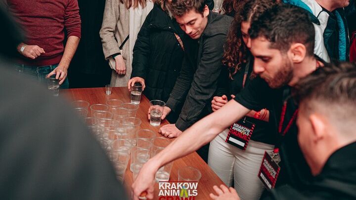 1 Hour Open Bar Crawl + VIP Entry to the Best Clubs in Krakow