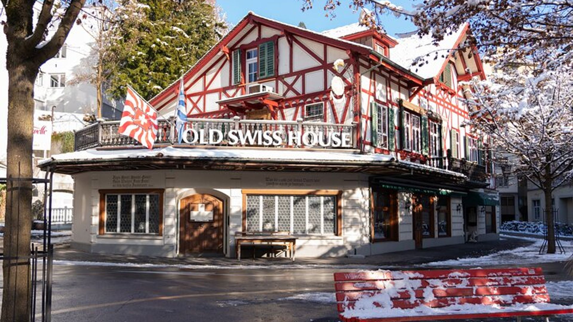 Private Lucerne Old Town Tour - Local Guide & Photographer