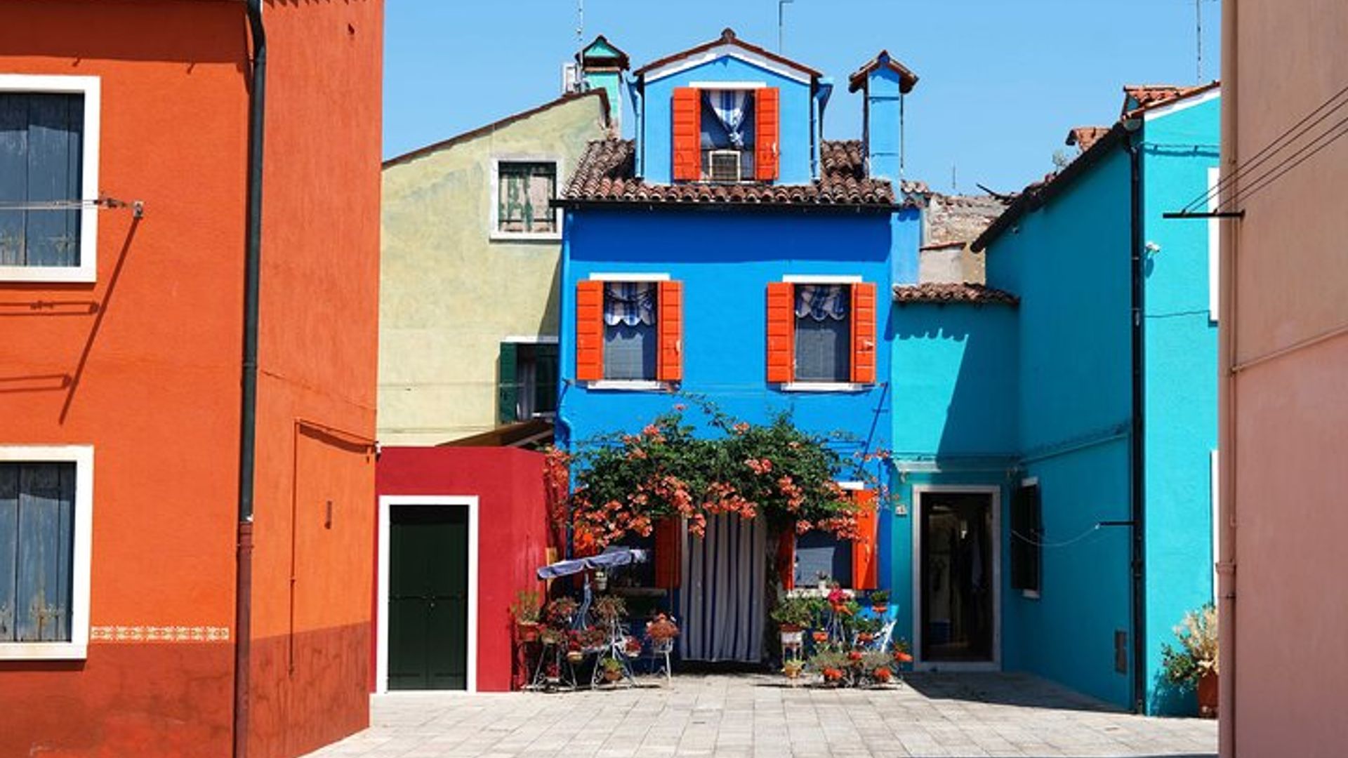 Isole di Venezia: Avventura tra il Vetro di Murano e il Merletto di Burano