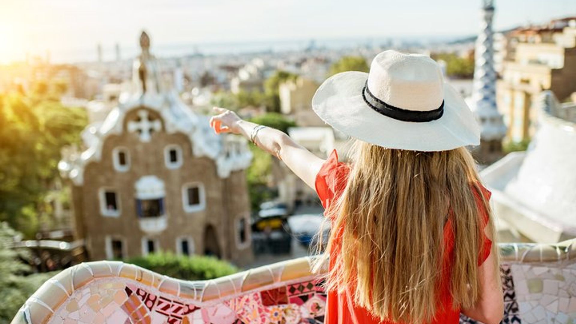 Barcelona Private Tour: Sagrada Familia, Park Guell, and Tapas