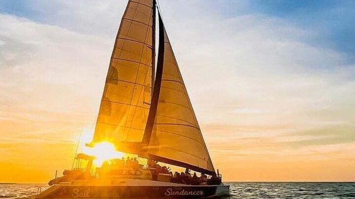 Darwin Sunset Cruise with Dinner and Sparkling Wine
