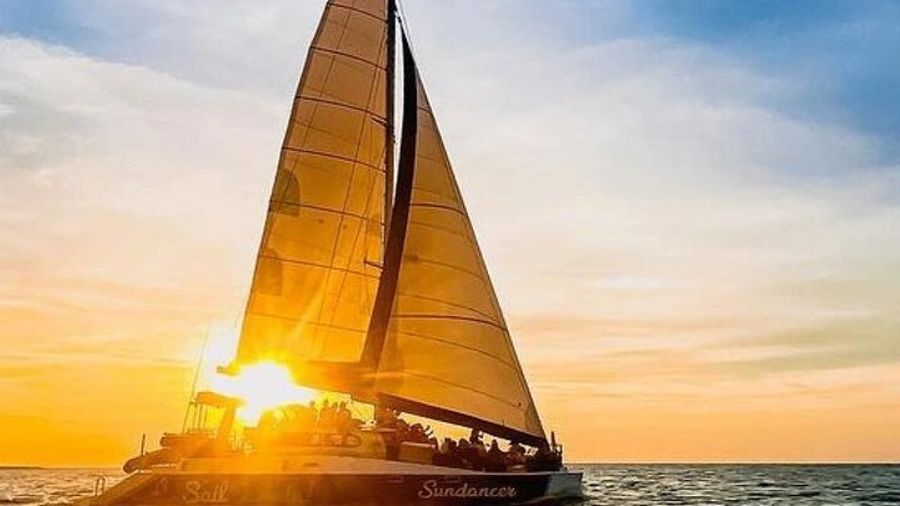 Darwin Sunset Cruise with Dinner and Sparkling Wine