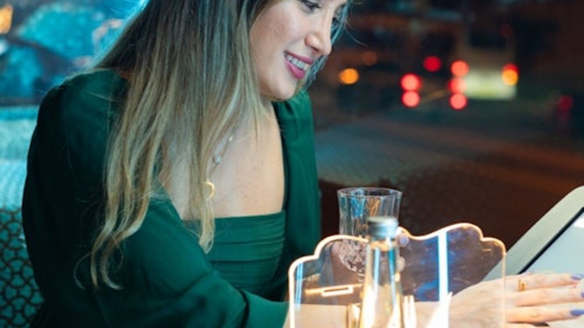 Bustronomy Dubai: Guided Bus Tour + Dinner